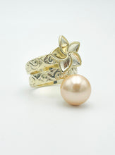 Load image into Gallery viewer, Gold Floral Pearl
