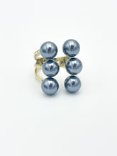 Load image into Gallery viewer, Grey Pearls Ring
