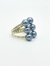 Load image into Gallery viewer, Grey Pearls Ring
